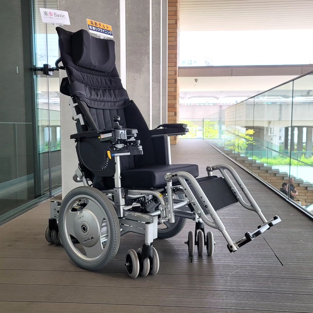 電動6輪車いす LE1